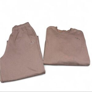 ALO Yoga Accolade Set in Mushroom